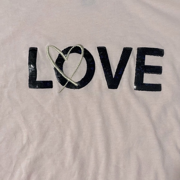 VICTORIA’S SECRET LONG SLEEVE TEE-SHIRT 💕 - Picture 2 of 4